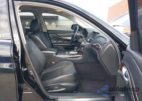 2018 Infiniti Q70 3.7 Luxe z USA, uszkodzony, nr VIN JN1BY1AP5JM180379